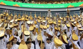 Алматыда 11 500 домбырашы Қазақстан рекордын орнатты