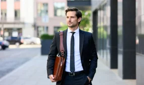 Госслужащим в Казахстане предоставят неполный рабочий день при особых условиях