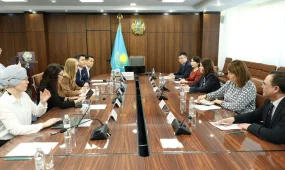 Қазақстан мектептеріндегі цифрлық трансформация: Оқу-ағарту министрі Google for Education басшылығымен кездесті