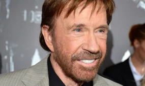 Чак Норрис госпитализирован на Гавайях