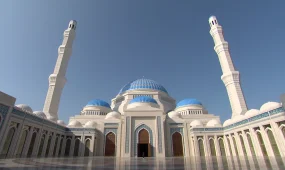 Верховный муфтий Наурызбай қажы Тағанұлы поздравил казахстанцев с праздником Ораза айт