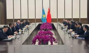 Р.Скляр Чжао Лэцзимен кезлесті