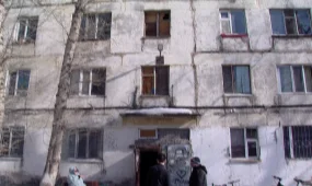 Елорадада іргесі сөгілген үйлерді су басып жатыр