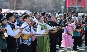 Почти пять тысяч домбристов установили мировой рекорд в Усть-Каменогорске