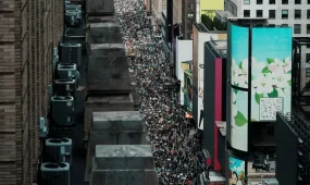 8 млн адам жаппай наразылық шеруіне шықты