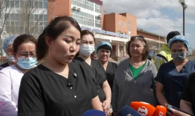 Атырауда облыстық инфекциялық аурухана лаборанттары үстемақы төлеуді талап етті