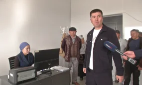 Жамбыл облысы Меркі ауданы әкімшілігінің қызметкерлері далада қалмақ