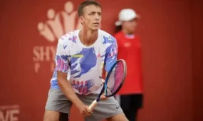 Григорий Ломакин стартовал с победы на турнире ITF M25 в Китае