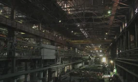 Крановщица сорвалась с 15-метровой высоты на предприятии в Павлодаре