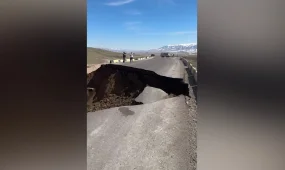 Алматы облысында еріген қар суы әсерінен тасжол ортасынан опырылып түсті
