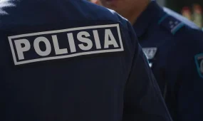 Полиция қызметкерін ұрған