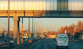 Трагедия в Атырау: школьница погибла под колесами автомобиля у школы Binom