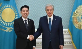 Глава государства принял специального представителя Президента Республики Корея – Руководителя Администрации Президента Кан Хун Шика