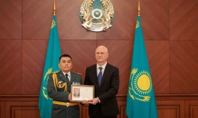 Спасателей наградили за эвакуацию казахстанцев с Ближнего Востока