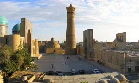 Ертең Қасым-Жомарт Тоқаев пен Шавкат Мирзиёев бейресми кездесу өткізеді