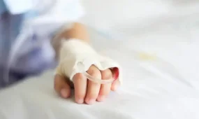 Төрт жастағы бала 4-қабаттан құлап кетті