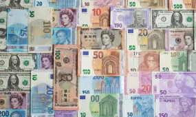 Курс тенге на 14 апреля: валютный рынок Казахстана показал стабильность без резких скачков