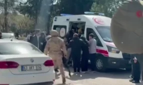 В турецком городе Сиверек молодой мужчина напал на местную школу: ранены 18 человек