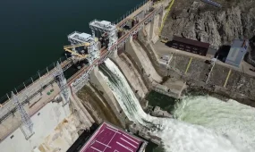 Свыше 1 250 кубометров воды в секунду сбрасывают с Усть-Каменогорской ГЭС