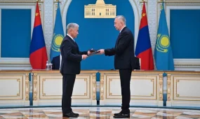 Қазақстан мен Моңғолия арасында 13 құжатқа қол қойылды