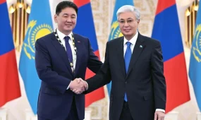 Мемлекет басшысы Моңғолия Президентін «Алтын Қыран» орденімен марапаттады