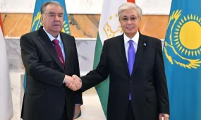 Қазақ-тәжік қатынасы: стратегиялық серіктестікті нығайтуға басымдық берілді