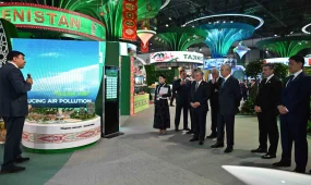 Главы государств посетили выставку «зелёных» технологий на саммите в Астане