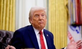 Дональд Трамп Ақ үй тілшілер қауымдастығының қабылдауынан эвакуацияланды