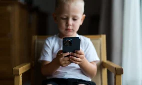 Ребенок заказал три автомобиля на маркетплейсе на 14 млн рублей (около 85 млн тенге)