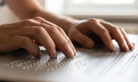 В Мангистау незрячие школьники соревновались в чтении по Брайлю