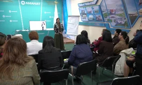 В Уральске завершилась 2-х дневная школа политического лидерства «Ақжайық арулары» партии «AMANAT»