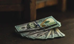 Курс валют на 28 апреля - доллар опустился до 460 тенге