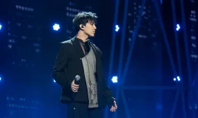 Димаш Кудайберген стал продюсером молодого артиста из Казахстана