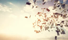 Суетливый день у Дев, денежные потоки у Козерогов: что сулят звезды 29 апреля