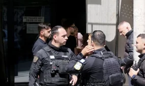 Полиция пять часов не могла поймать 89-летнего стрелка в Афинах