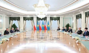 Қасым-Жомарт Тоқаев пен Андрей Бабиш кеңейтілген құрамда келіссөз жүргізді