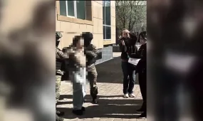 Оралда жігітін бопсалаған әйел ұсталды