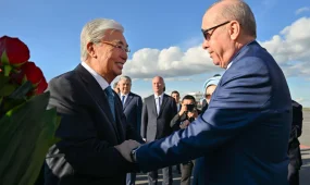 Мемлекет басшысы Түркия Президентін қарсы алды