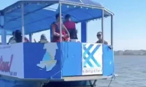 Паром с десятками пассажиров пришлось срочно эвакуировать в Кокшетау