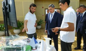 Олжас Бектенов NU Жоғары қамқоршылық кеңесінің отырысын өткізіп, NU Өnergy креативті хабымен танысты