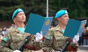 Порядка 90 призывников приняли военную присягу в Президентский полк «Батыр» в Алматы