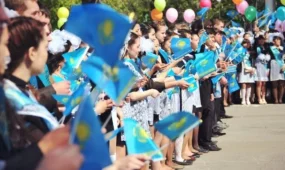 Алматылық түлектер мектеп бітіру кешінен үнемделген қаржыны қайырымдылыққа жұмсады