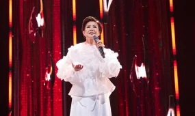 Роза Рымбаева отметила 50-летие творческой деятельности большим концертом в Астане