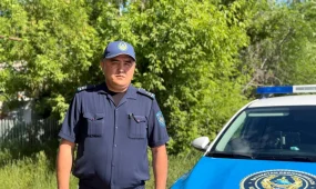 Қостанайда полицей суға батып бара жатқан ер адамды құтқарып қалды