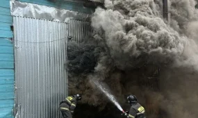 Склад с туалетной бумагой загорелся в Семее