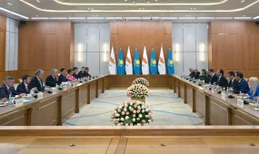 Қасым-Жомарт Тоқаев пен Никос Христодулидистің келіссөзі екі ел делегацияларының қатысуымен кеңейтілген құрамда жалғасты