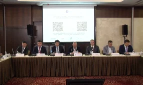 Экономику Казахстана вытягивают автопром и продукты питания - эксперт