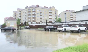 С последствиями проливных дождей борются в Актобе