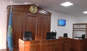 Түркістан облысында жұмыстан шығарылған мұғалім сот ғимаратында өзіне пышақ сұқты