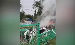 Жамбылда көлік аударылып, отқа оранды